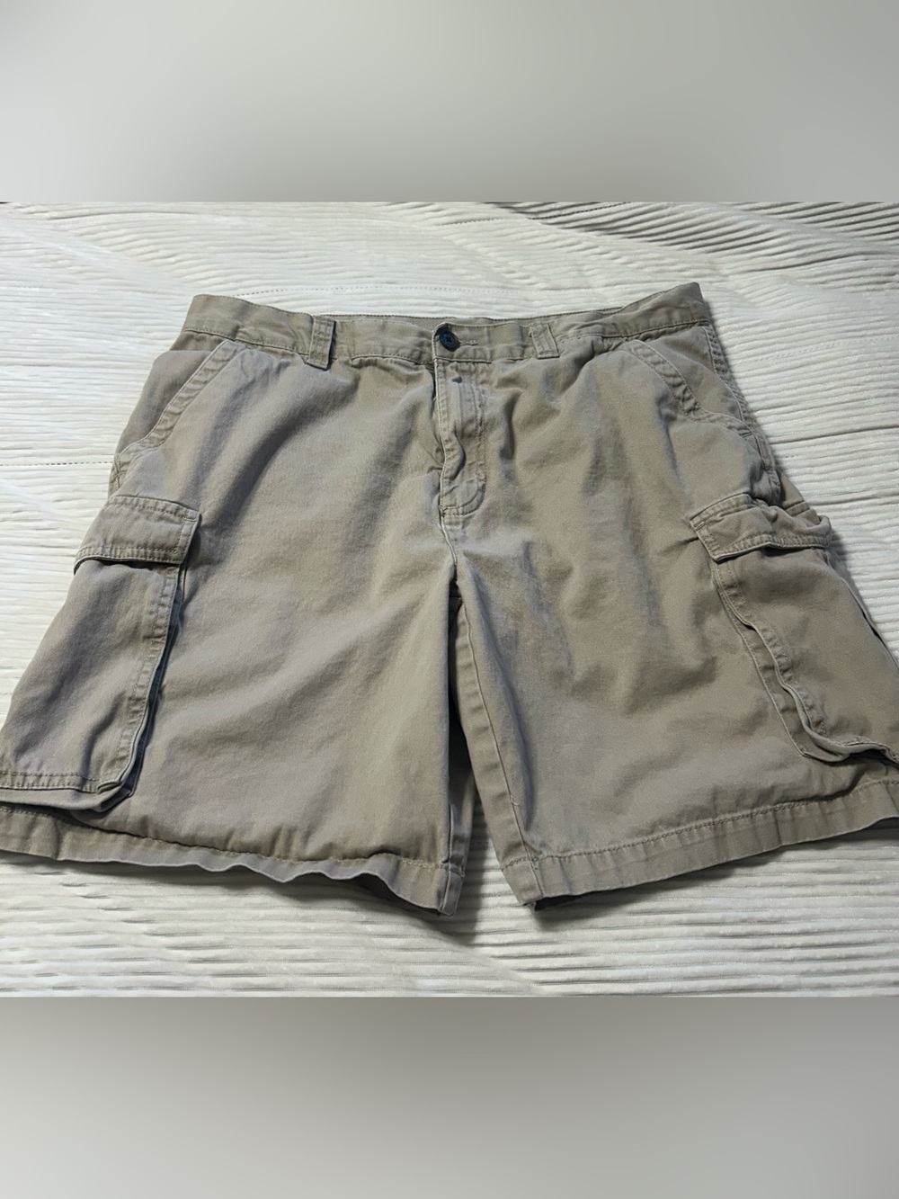 Croft&Barrow Men's Cargo Shorts in Khaki - Casual Utility Short